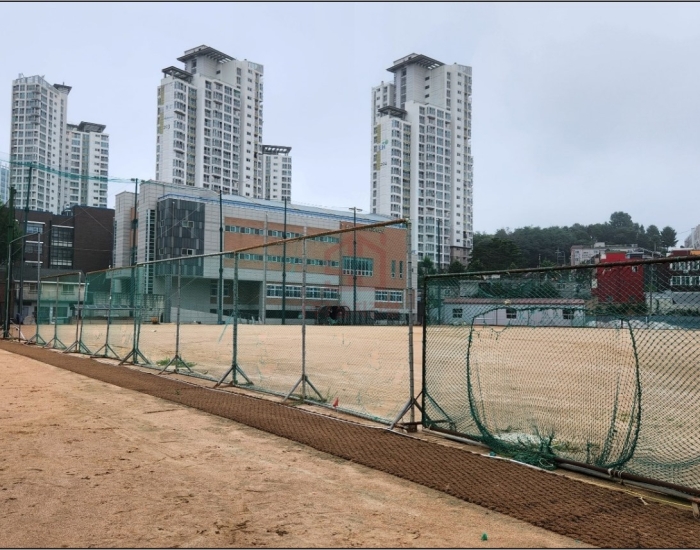 동산중학교 비구망 증설 시공 전 동산중학교 비구망 증설 시공 전