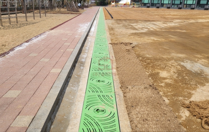 동암초등학교 배수로 공사 시공 완료 동암초등학교 배수로 공사 시공 완료