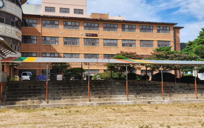 인천생활과학고등학교 캐노피 설치 공사 시공 완료 인천생활과학고등학교 캐노피 설치 공사 시공 완료